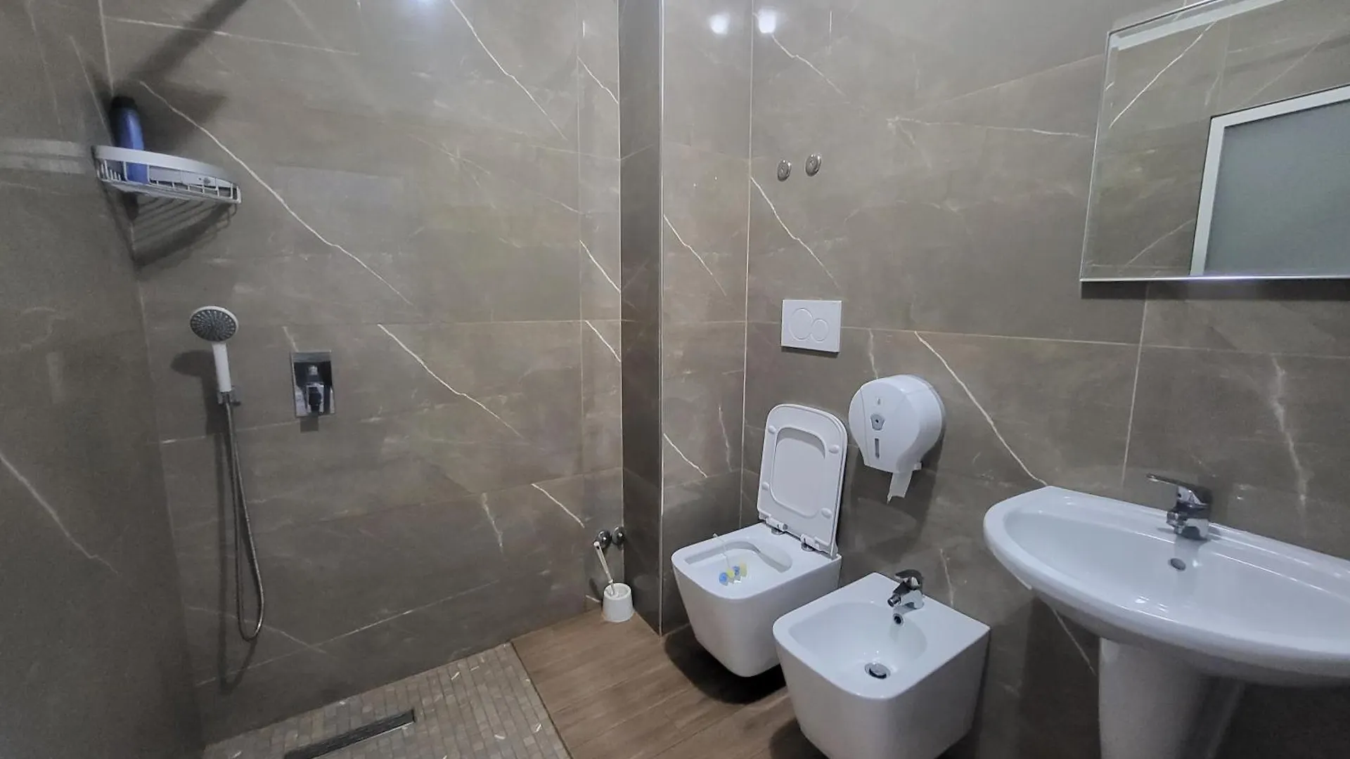 Hotel Europa Lezhe 3*,